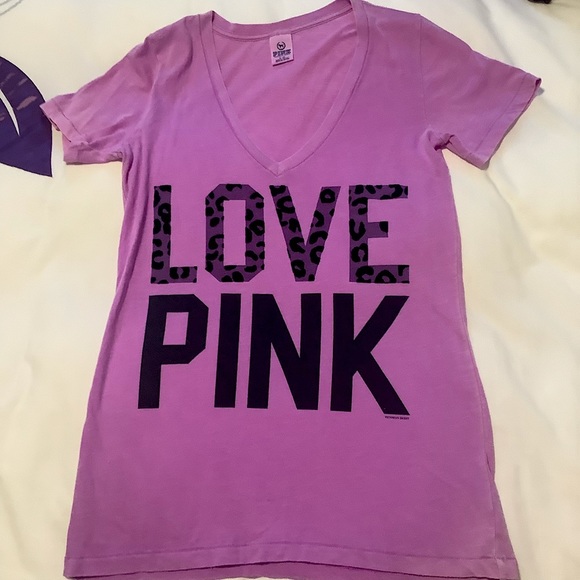 Victoria's Secret Tops - 💜3/$30 Love PINK L Victoria’s Secret Graphic Tee